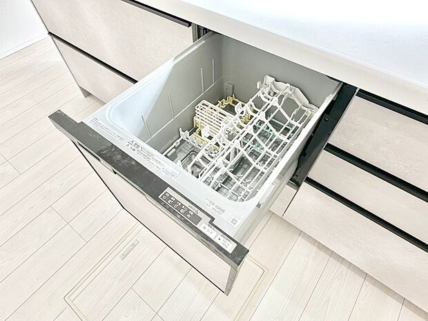【その他設備(食洗機)】面倒なお片づけは食洗機にお任せ!家事の負担が減って、時間にも気持ちにもゆとりができます。