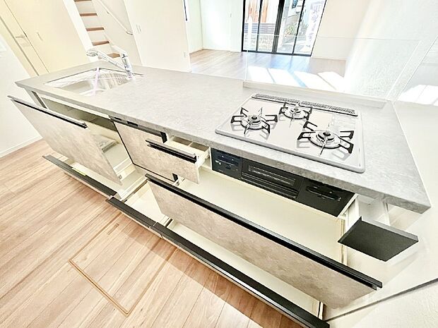 【その他設備(スライド収納)】使いやすさを優先したスライド式収納タイプ!