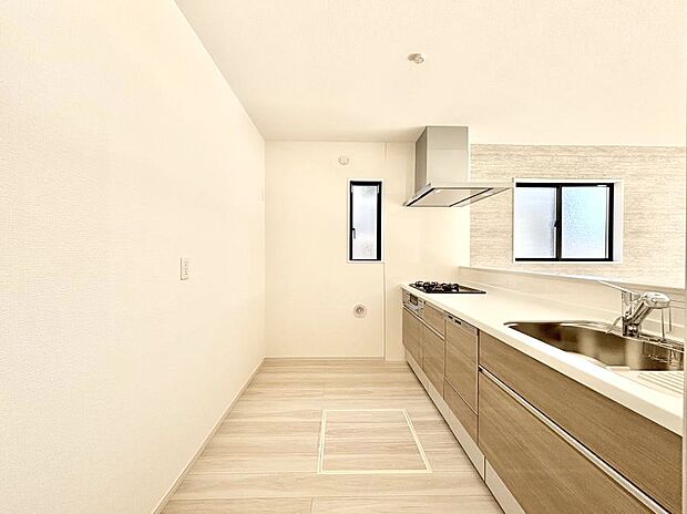 【キッチン】ゆとりあるキッチンではご家族と楽しくお料理ができます。