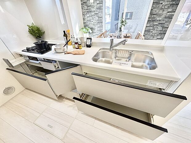 【その他設備(スライド収納)】使いやすさを優先したスライド式収納タイプ！