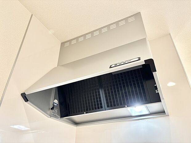 【その他設備(レンジフード)】基本的なお手入れはフィルターのみ！お手入れのしやすさも魅力です。