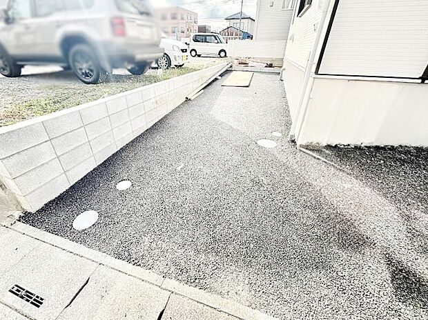 【駐車場】生活に欠かせない駐車スペース。