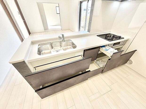 【その他設備(スライド収納)】使いやすさを優先したスライド式収納タイプ!