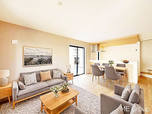 【リビング】落ち着いた雰囲気のＬＤＫは家族みんなの快適空間※家具はCGです