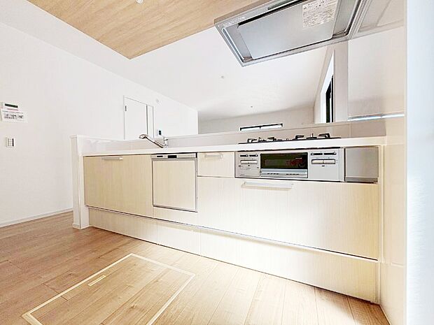 【ダイニングキッチン】料理をしながらご家族との会話を楽しめる対面カウンターキッチン