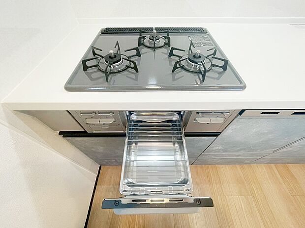 【その他設備(ガスコンロ)】三口ガスコンロでお料理が一気にはかどりそう  