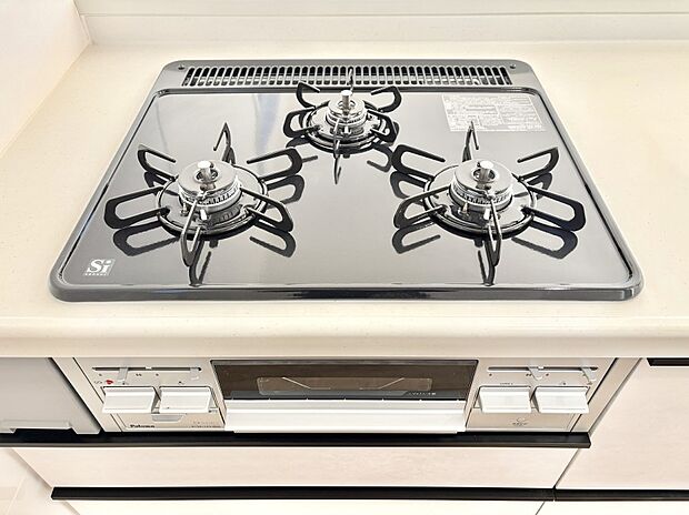 【その他設備(Ｓｉセンサーコンロ)】ガスコンロはＳｉセンサー搭載。火力調節や焦げ付き・消し忘れも防いでくれます。