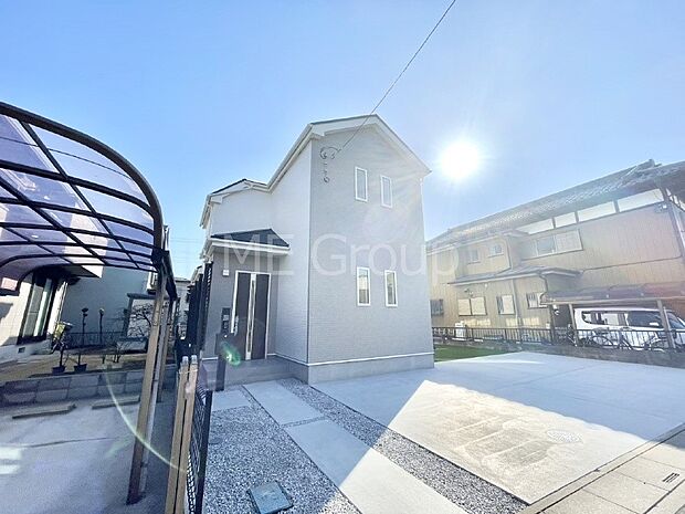 【玄関】大切な家族、来客を出迎える玄関。