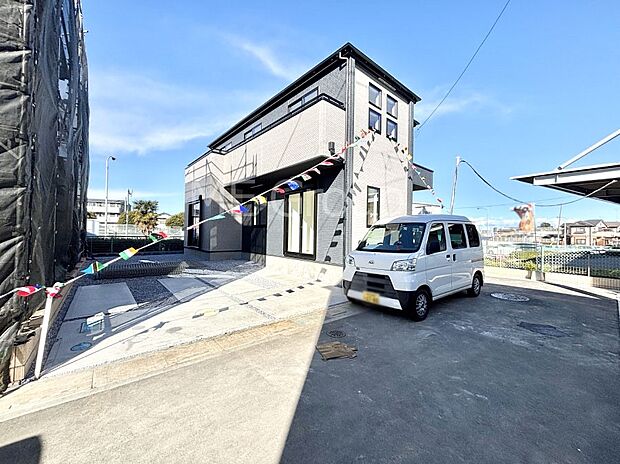 【前面道路含む現地写真】前面道路はきちんと整備されています  