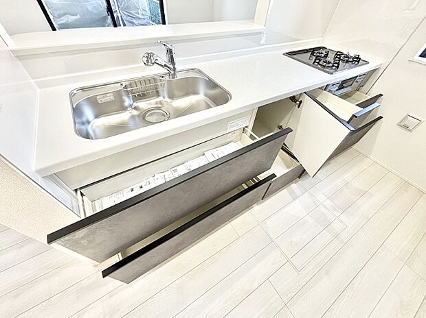 【その他設備(スライド収納)】使いやすさを優先したスライド式収納タイプ！