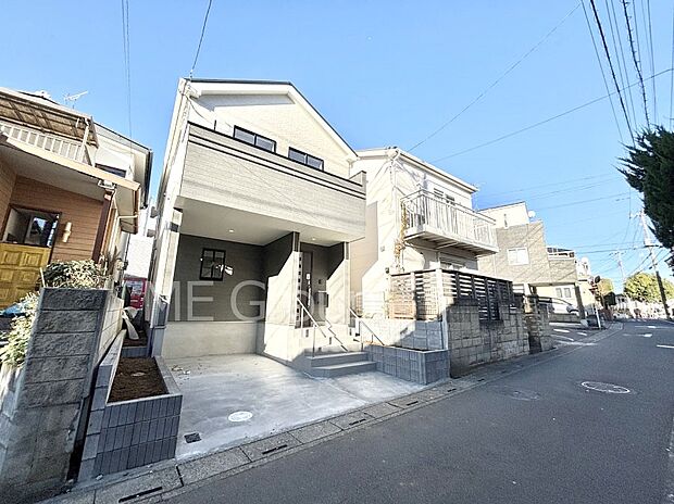 【前面道路含む現地写真】前面道路はきちんと整備されています  