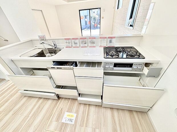 【その他設備(スライド収納)】使いやすさを優先したスライド式収納タイプ!