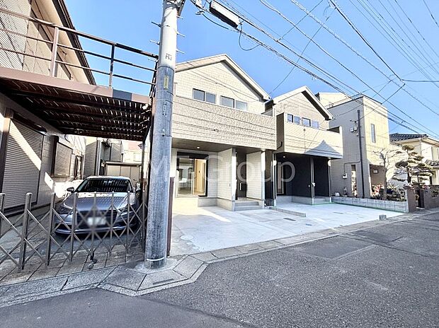 【前面道路含む現地写真】前面道路はきちんと整備されています  