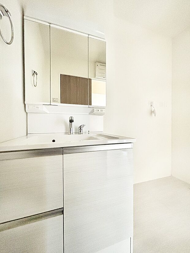 【洗面台・洗面所】収納力と機能性に優れた洗面化粧台