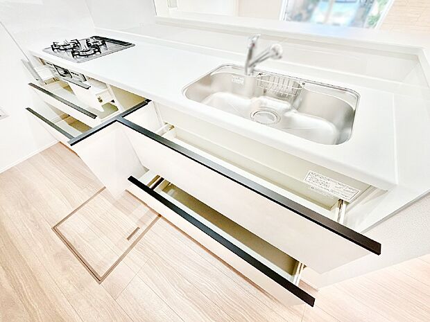 【その他設備(スライド収納)】使いやすさを優先したスライド式収納タイプ!