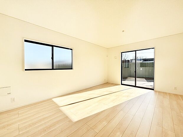 【ダイニング】家族の笑顔が自然と生まれてくる、そんな雰囲気のダイニングに仕上がっています