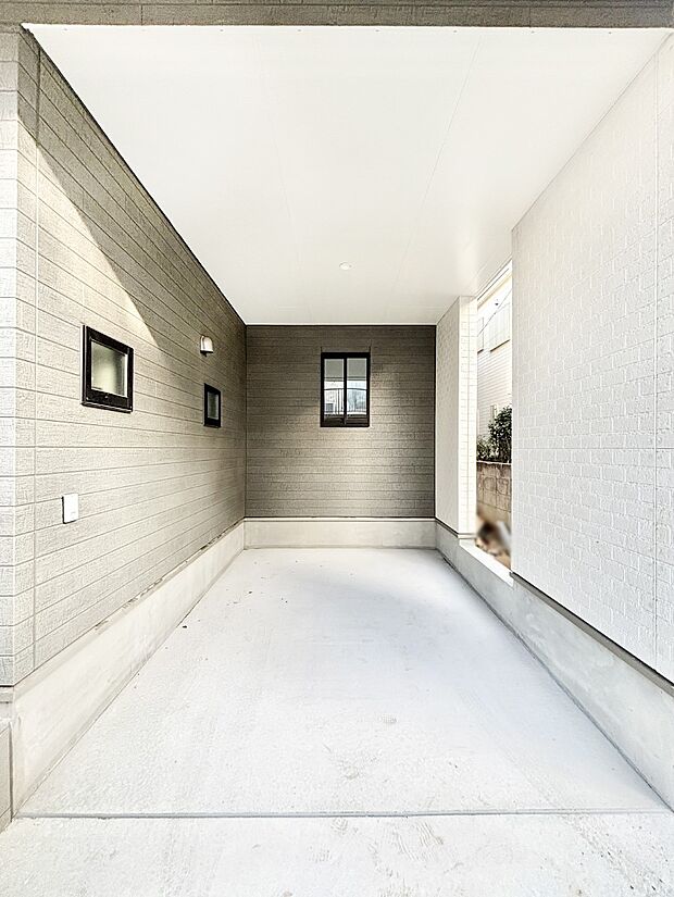 【駐車場】ビルトインタイプは大切なお車を傷や汚れから守ることができます。