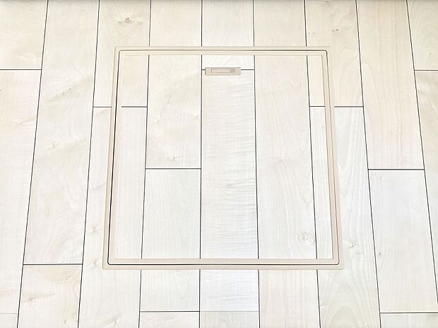 【その他設備(床下収納)】床下収納付き!日用品・非常用品の収納にも大活躍。