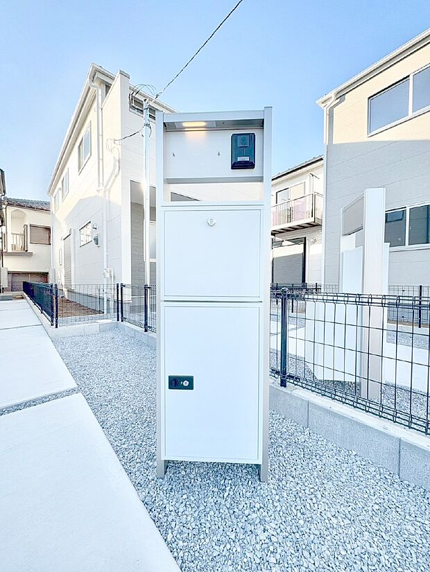 【その他現地】表札・インターホン・ポストをひとつに集約