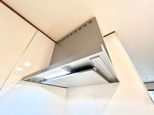 【その他設備(レンジフード)】基本的なお手入れはフィルターのみ！お手入れのしやすさも魅力です。