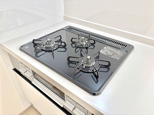 【その他設備(Ｓｉセンサーコンロ)】ガスコンロはＳｉセンサー搭載。火力調節や焦げ付き・消し忘れも防いでくれます。