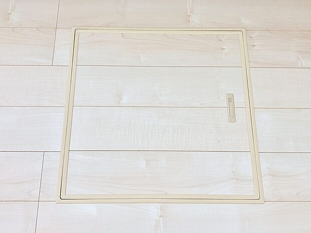 【その他設備(床下収納)】床下収納付き!日用品・非常用品の収納にも大活躍。