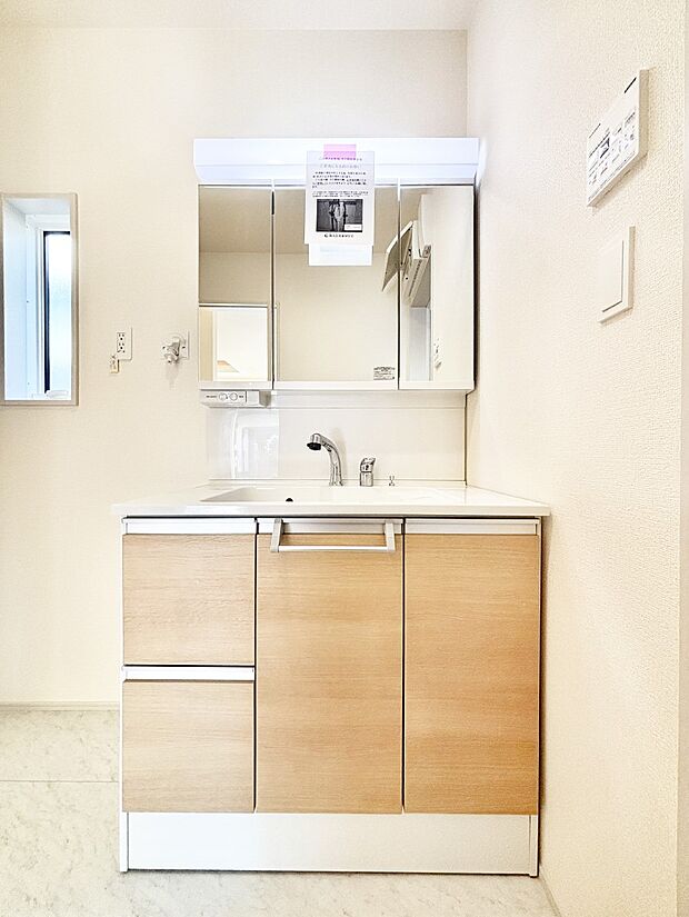 【洗面台・洗面所】収納力と機能性に優れた洗面化粧台