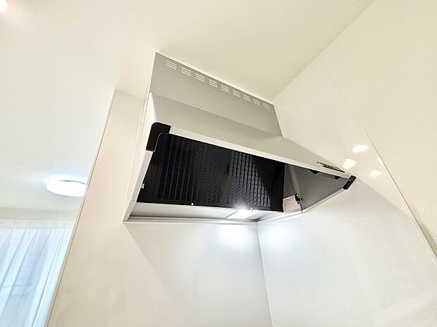 【その他設備(レンジフード)】基本的なお手入れはフィルターのみ!お手入れのしやすさも魅力です。