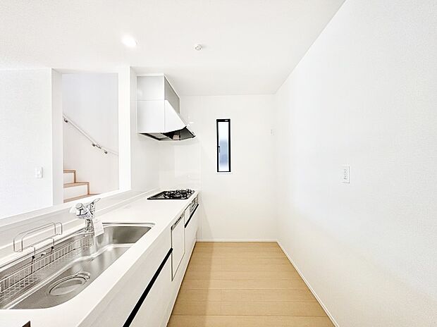 【キッチン】ゆとりあるキッチンではご家族と楽しくお料理ができます。