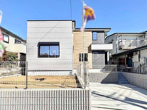 【現地外観写真】たっぷりの陽光と心地よい風が舞い込む住まい