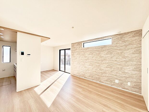 【ダイニング】家族の笑顔が自然と生まれてくる、そんな雰囲気のダイニングに仕上がっています