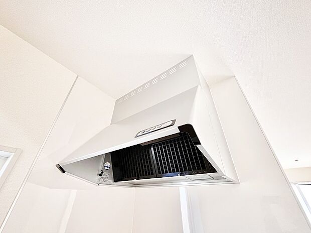 【その他設備(レンジフード)】基本的なお手入れはフィルターのみ!お手入れのしやすさも魅力です。