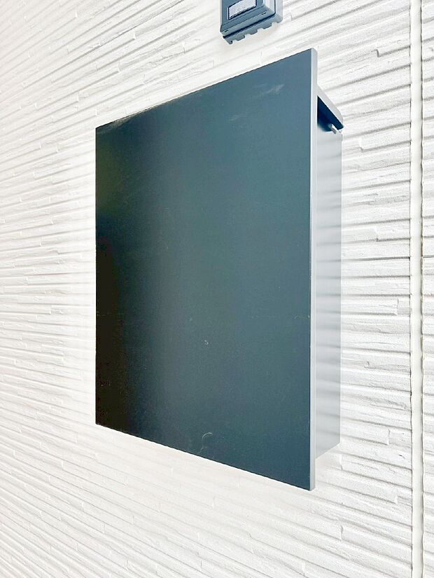 【その他現地】シンプルなデザインのポスト