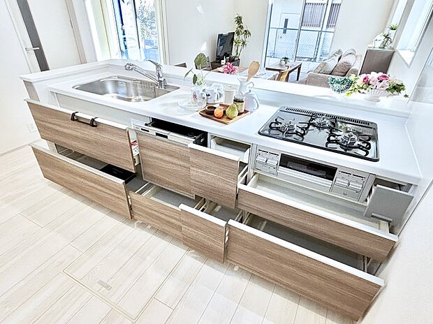 【その他設備(スライド収納)】使いやすさを優先したスライド式収納タイプ!