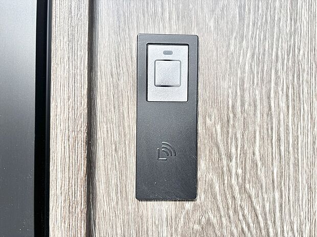 【玄関】ラクラク開錠!スマートコントロールキー。