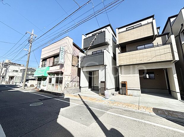 【前面道路含む現地写真】堂々完成！！ ここから始まる新生活を応援いたします！ 