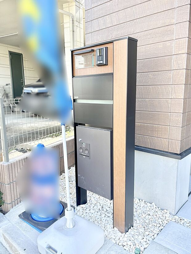 【その他現地】表札・インターホン・ポストをひとつに集約