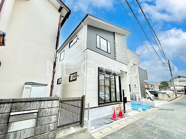 【前面道路含む現地写真】堂々完成！！ ここから始まる新生活を応援いたします！ 