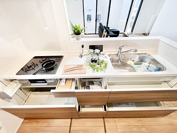 【その他設備(スライド収納)】使いやすさを優先したスライド式収納タイプ！