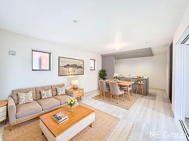 【リビング】落ち着いた雰囲気のＬＤＫは家族みんなの快適空間　※家具はCGです