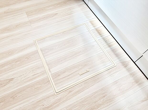 【その他設備(床下収納)】床下収納付き!日用品・非常用品の収納にも大活躍。