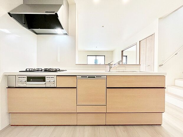 【キッチン】毎日使うキッチンだから、使いやすさ＆お手入れのしやすさにこだわりました。 