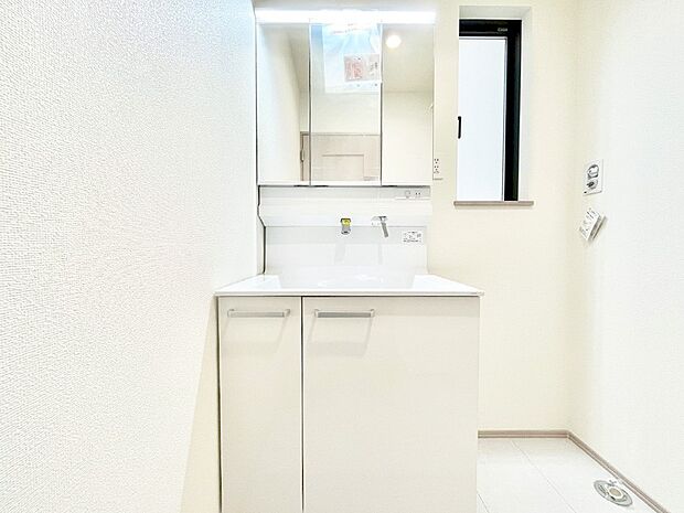 【洗面台・洗面所】収納力と機能性に優れた洗面化粧台