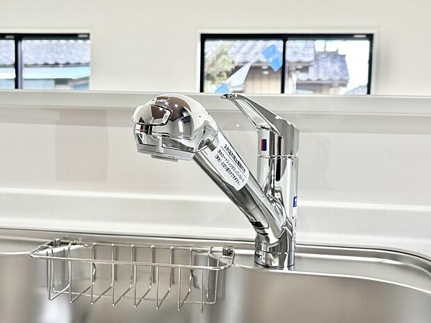 【その他設備(浄水器)】いつでも清潔なおいしいお水を。一つの水栓で水道水と浄水を使い分け。