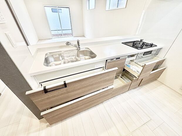 【その他設備(スライド収納)】使いやすさを優先したスライド式収納タイプ!