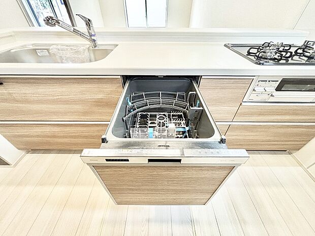 【その他設備(食洗機)】面倒なお片づけは食洗機にお任せ!家事の負担が減って、時間にも気持ちにもゆとりができます。