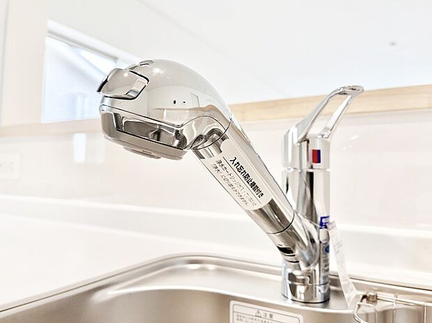 【その他設備(浄水器)】いつでも清潔なおいしいお水を。一つの水栓で水道水と浄水を使い分け。