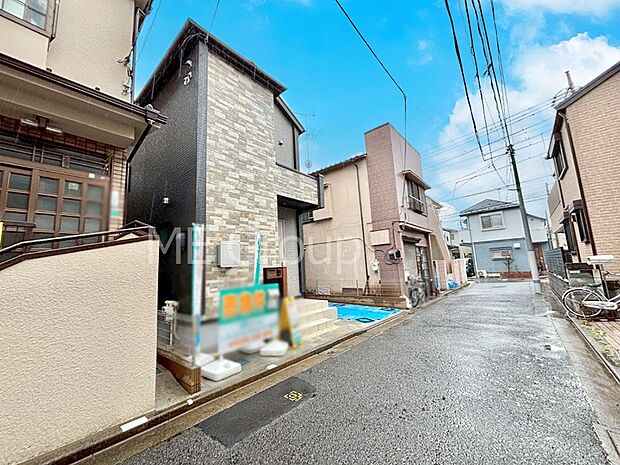 【前面道路含む現地写真】前面道路はきちんと整備されています