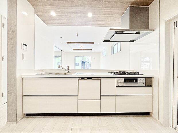 【キッチン】毎日使うキッチンだから、使いやすさ＆お手入れのしやすさにこだわりました。 