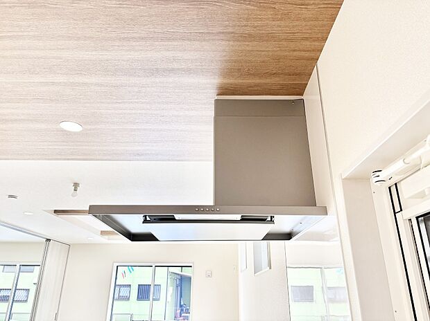 【その他設備(レンジフード)】基本的なお手入れはフィルターのみ！お手入れのしやすさも魅力です。